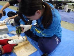 緑フェス　竹ランタン制作中の様子