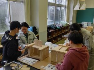 プランターカバーを作成する様子