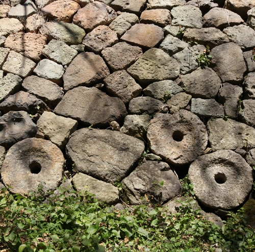 Stone mills were repurposed for use in the stone walls of Aikawaの画像