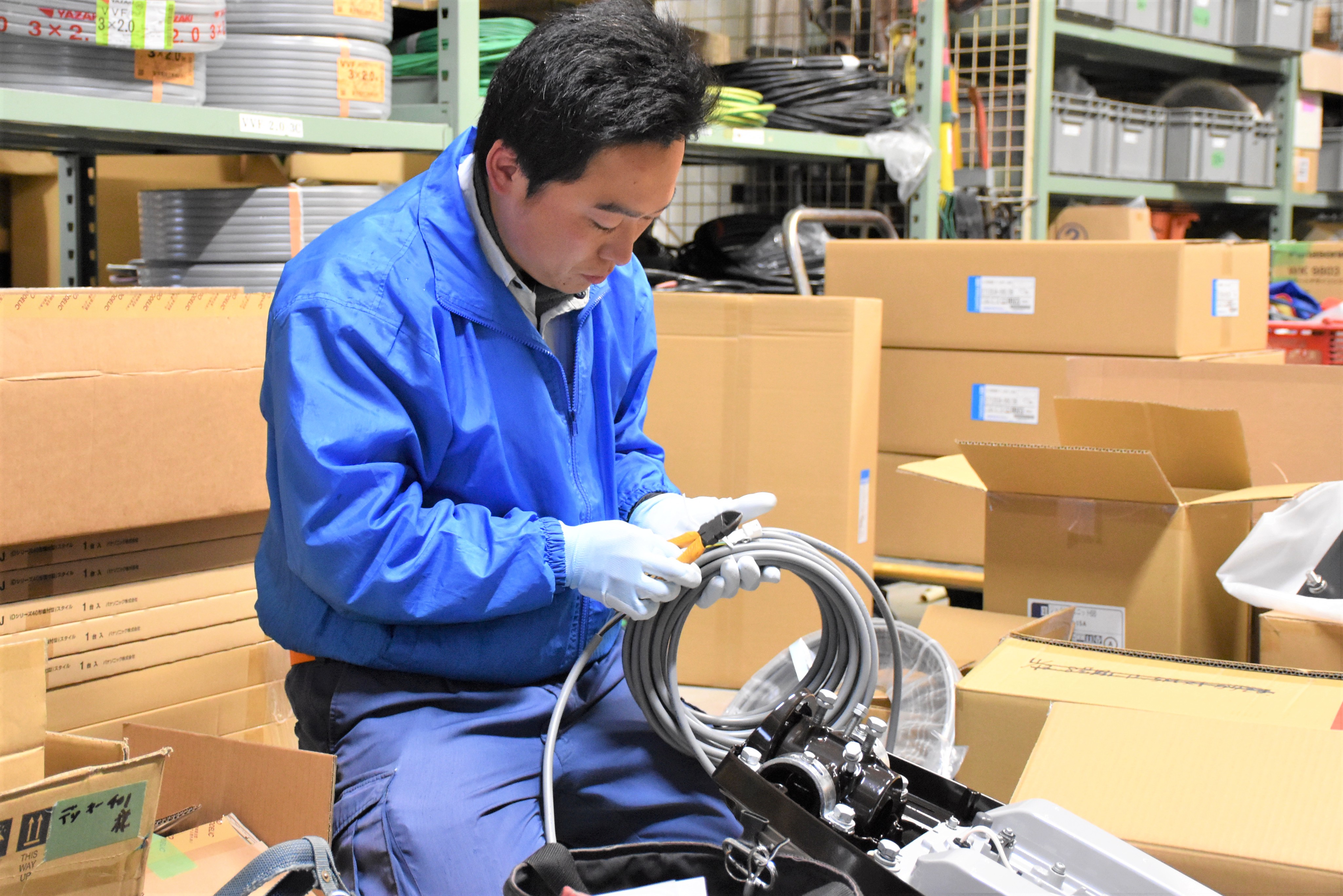 荻荘電機　作業風景２