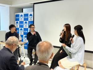 プレミアサロンの様子(トークショー)