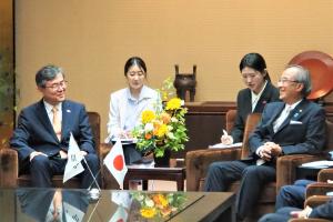 表敬訪問（特別応接室）の画像