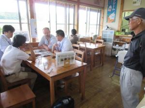 にいがた地鶏を使った親子丼を食べて「おいしい」との評価