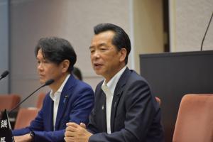 回答する議長