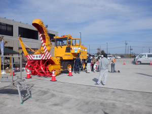昨年度の除雪車展示状況写真