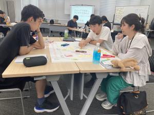 談笑している参加者の様子その３