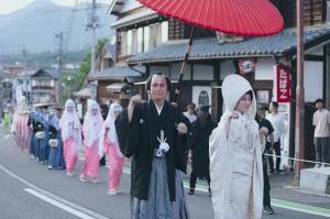 狐の嫁入り行列