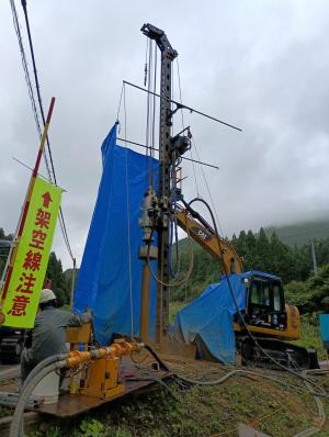 (国)353号、女谷 さく井工事の掘削状況写真