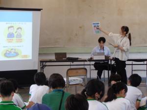 租税教室の様子_上越市立南本町小学校