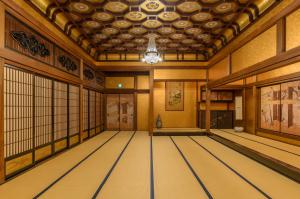 蔵春閣 2階広間(提供:新発田市)