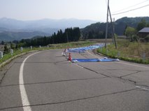 平成23年5月の県道茶屋峠高原線（津南町上野地内）の画像