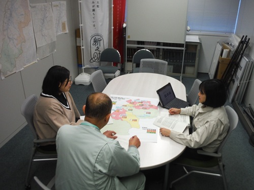 2601画像_作柄検討の様子