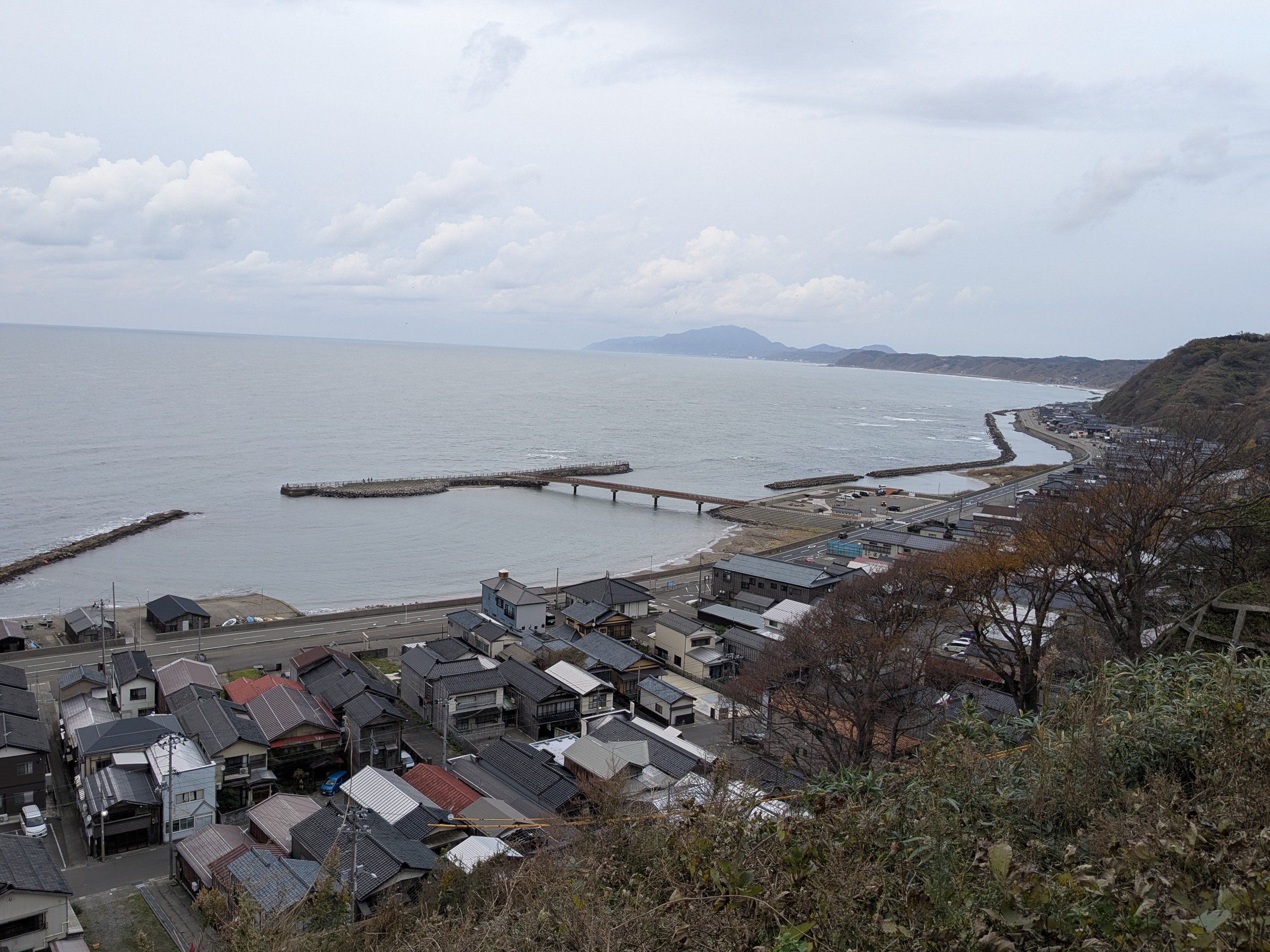 良寛と夕日の丘公園（出雲崎町）
