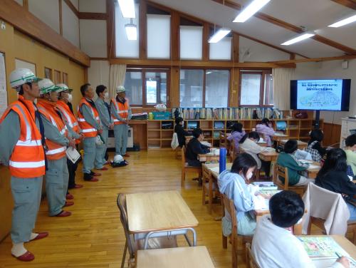 座学の様子（和島小学校）