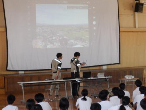 体験実習・測量ドローン説明（江陽中学校）