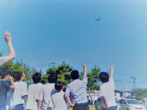 体験実習・測量ドローン実演（柏崎市立松浜中学校）