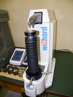 ロックウェル硬さ試験機