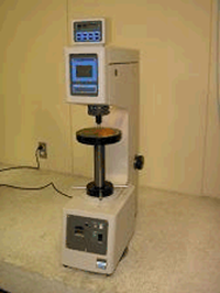 ロックウェル硬度計