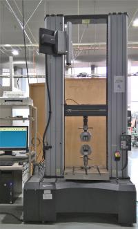 万能材料試験機