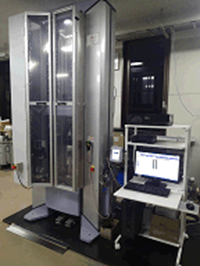 万能材料試験機